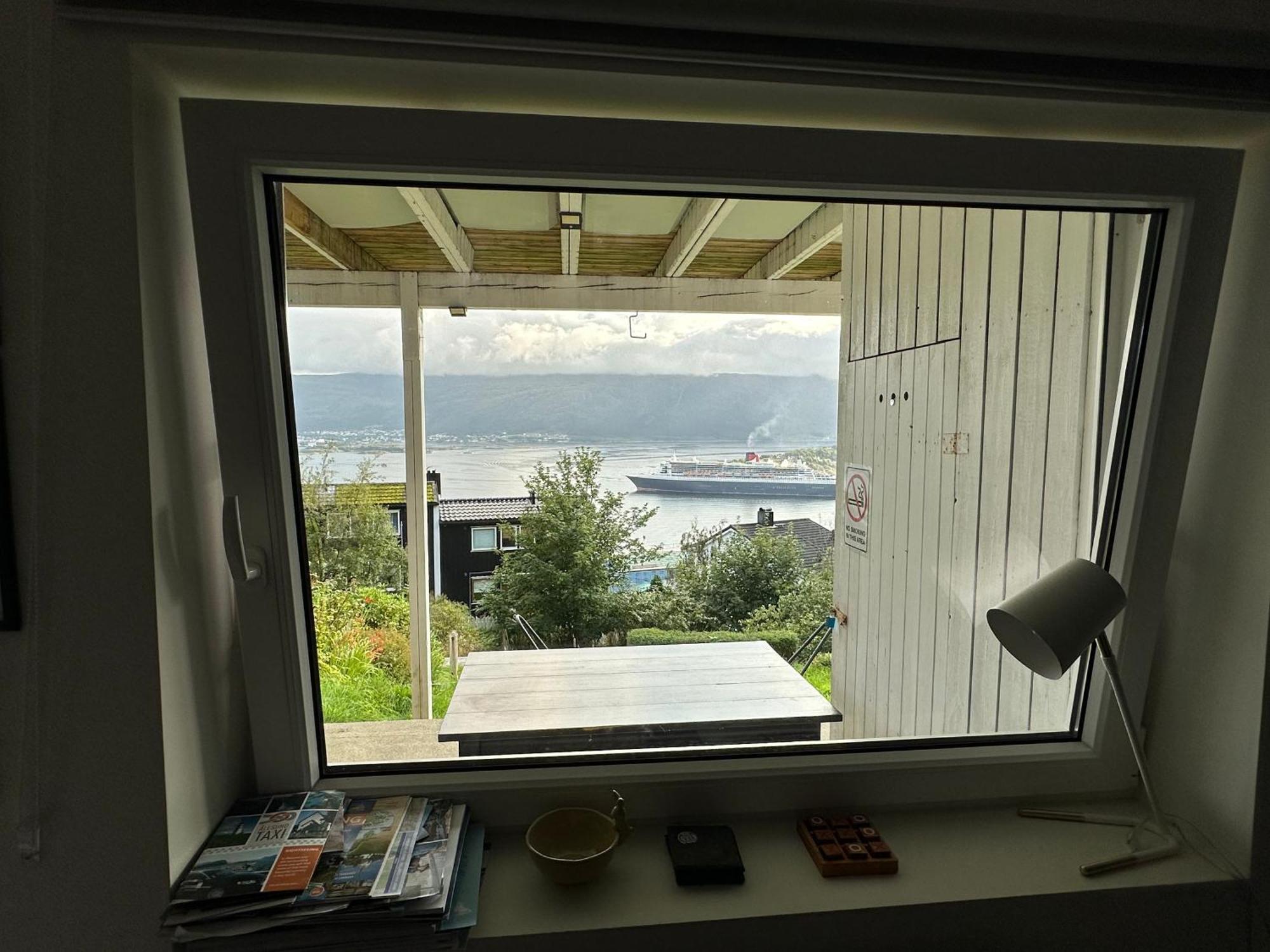 Great Place With View To The Mountains And Fjord Ålesund Esterno foto